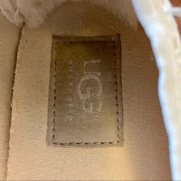 UGG Quilted Canvas Shoe - Size 5 - Picture 8 of 9